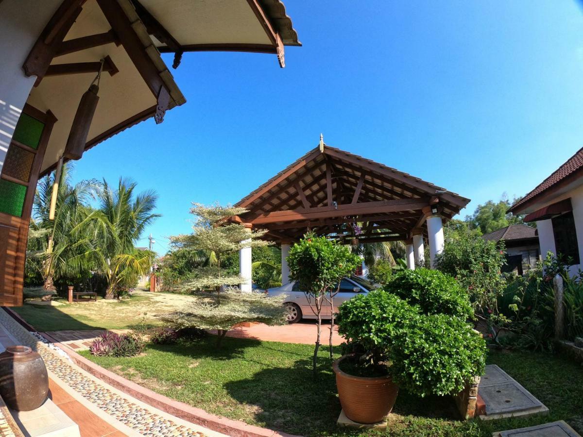 Anjung Nor Homestay  Дунгун Екстериор снимка